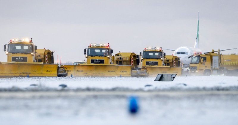 350 Flüge gestrichen: Winterwetter sorgt für Chaos
