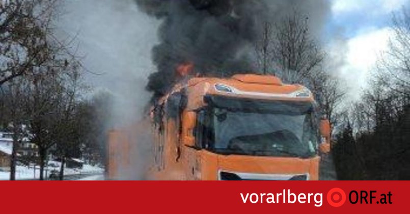 Lkw-Ladung brannte: Feuer kurz vor Tunnel bemerkt