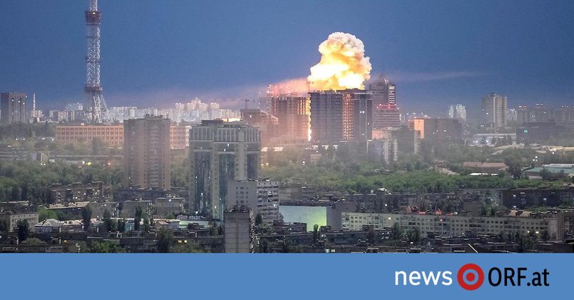 Russischer Großangriff: Explosionen im Zentrum von Kiews