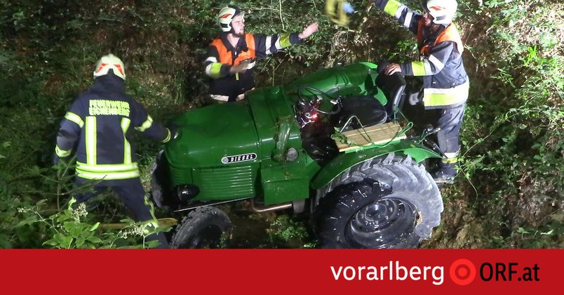 Lenker wurde unter Traktor eingeklemmt