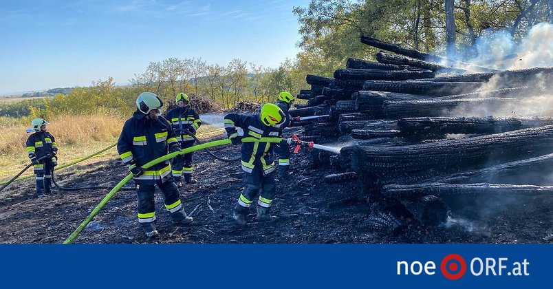 Zemling: Großbrand durch brennenden Holzstoß