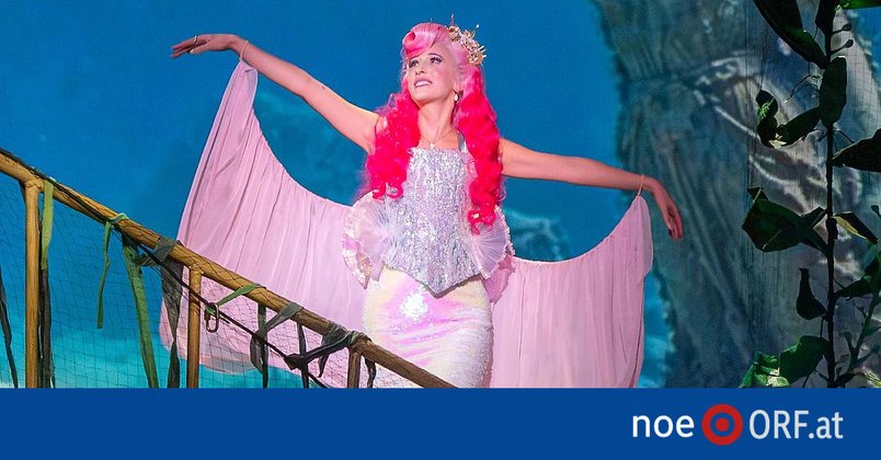 Arielle schwimmt und singt in Baden